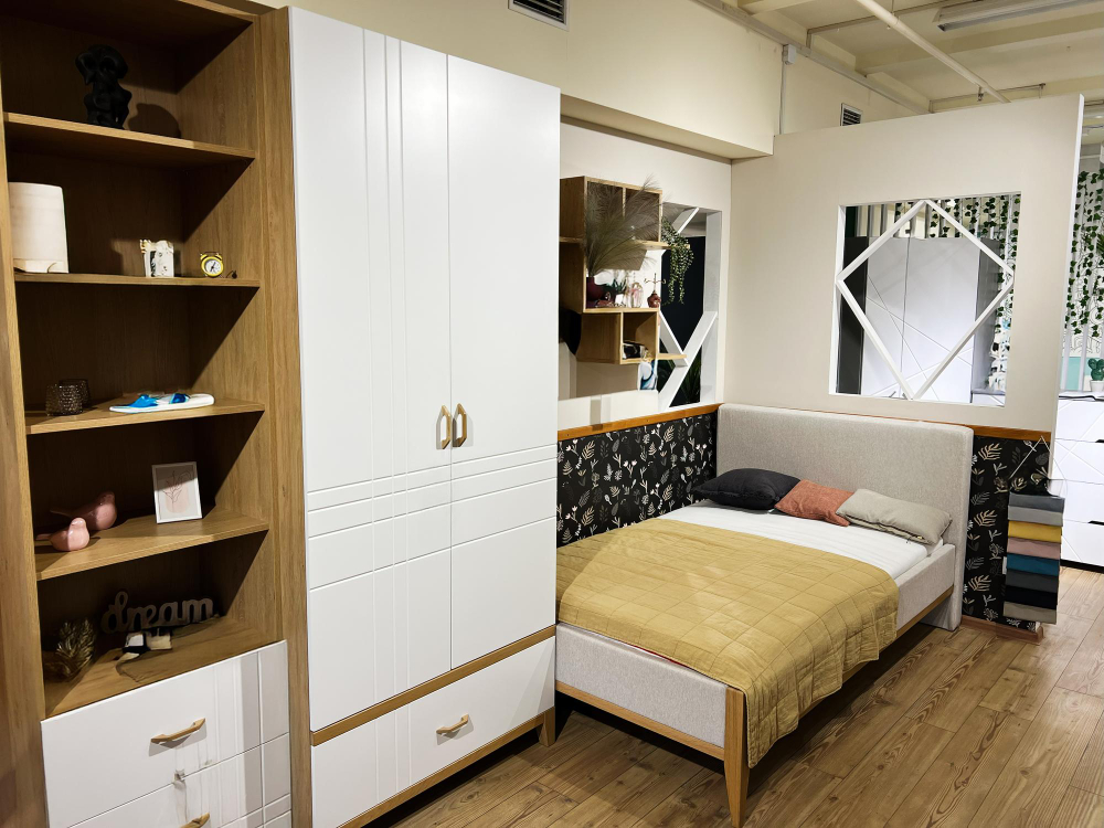 Customized Bedroom & Wardrobe Furniture